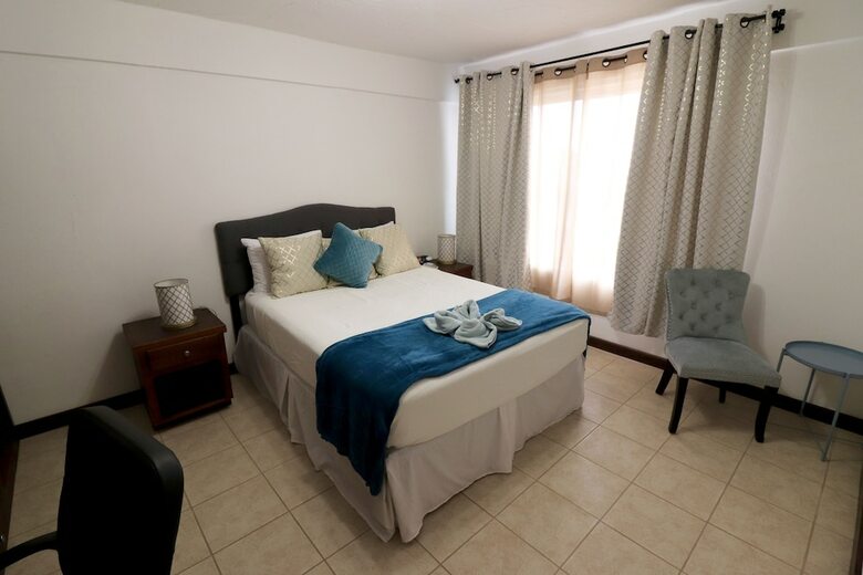 Parham Plaza Hotel