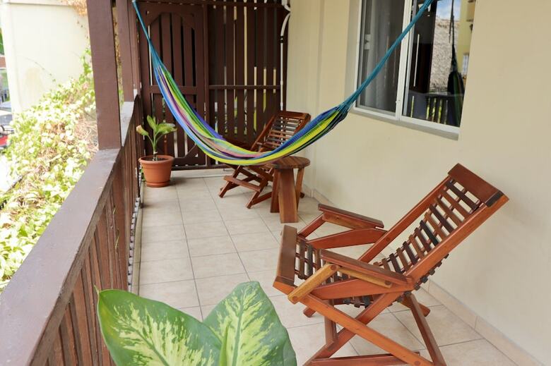 Parham Plaza Hotel