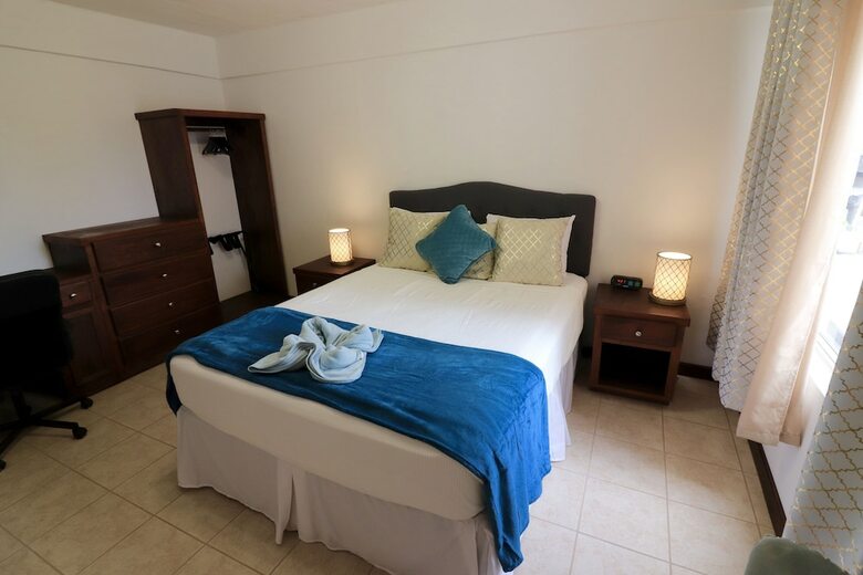 Parham Plaza Hotel