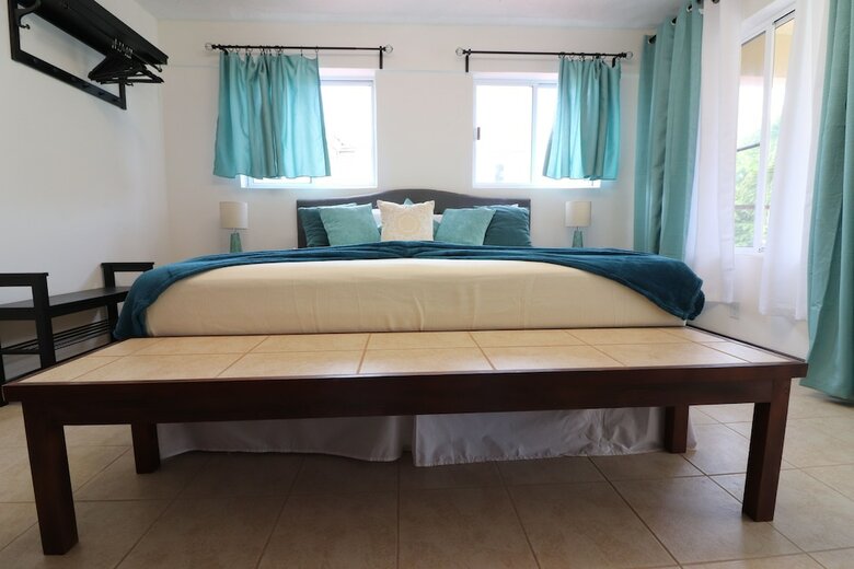 Parham Plaza Hotel