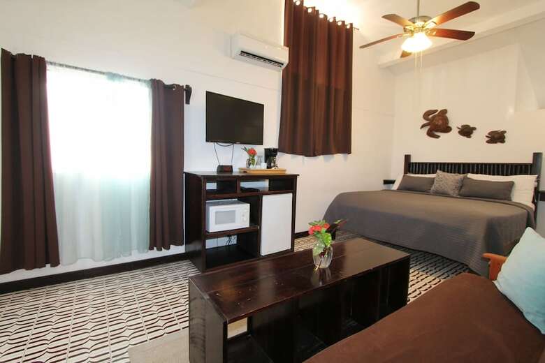Parham Plaza Hotel