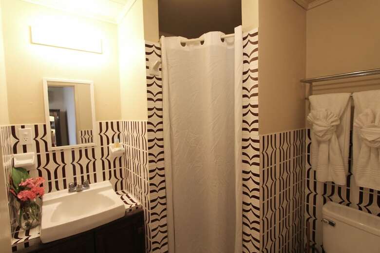 Parham Plaza Hotel