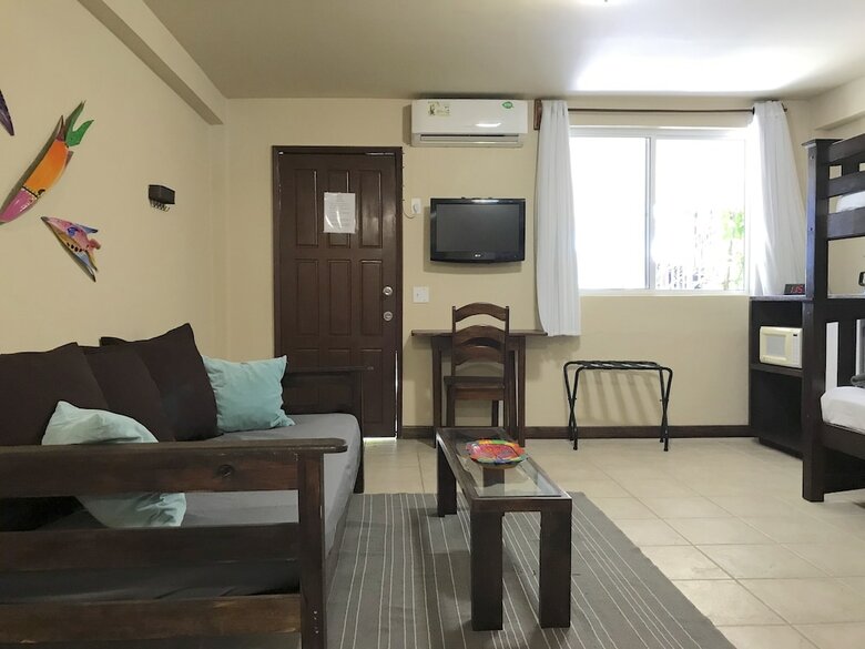 Parham Plaza Hotel