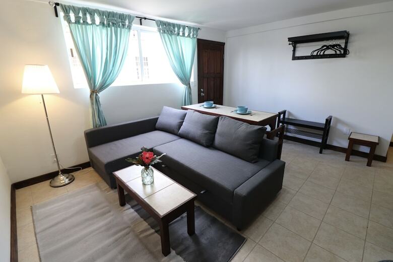 Parham Plaza Hotel