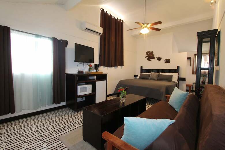 Parham Plaza Hotel