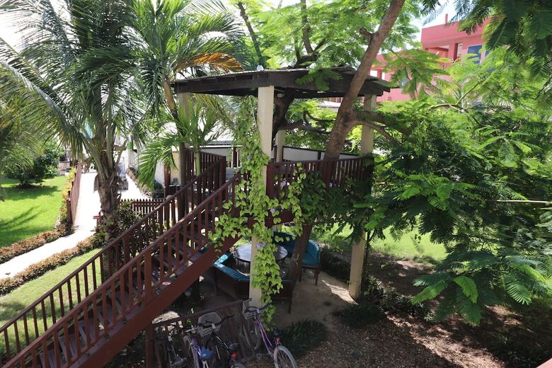 Parham Plaza Hotel