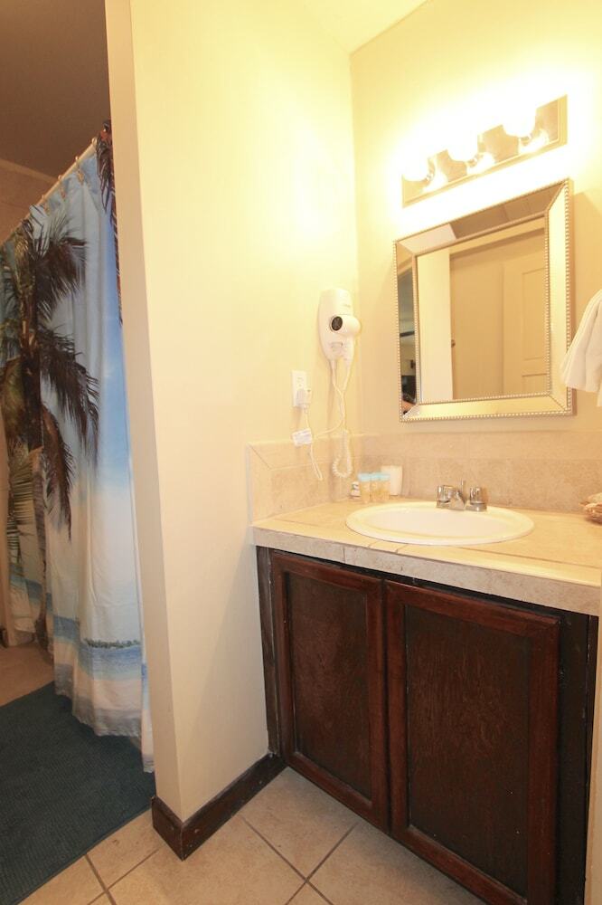 Parham Plaza Hotel