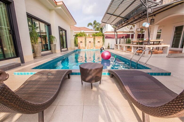 Baan Big Family Huahin Pool Villa
