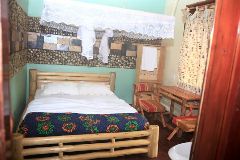 Bed & Breakfast Elite Backpackers Services Masaka