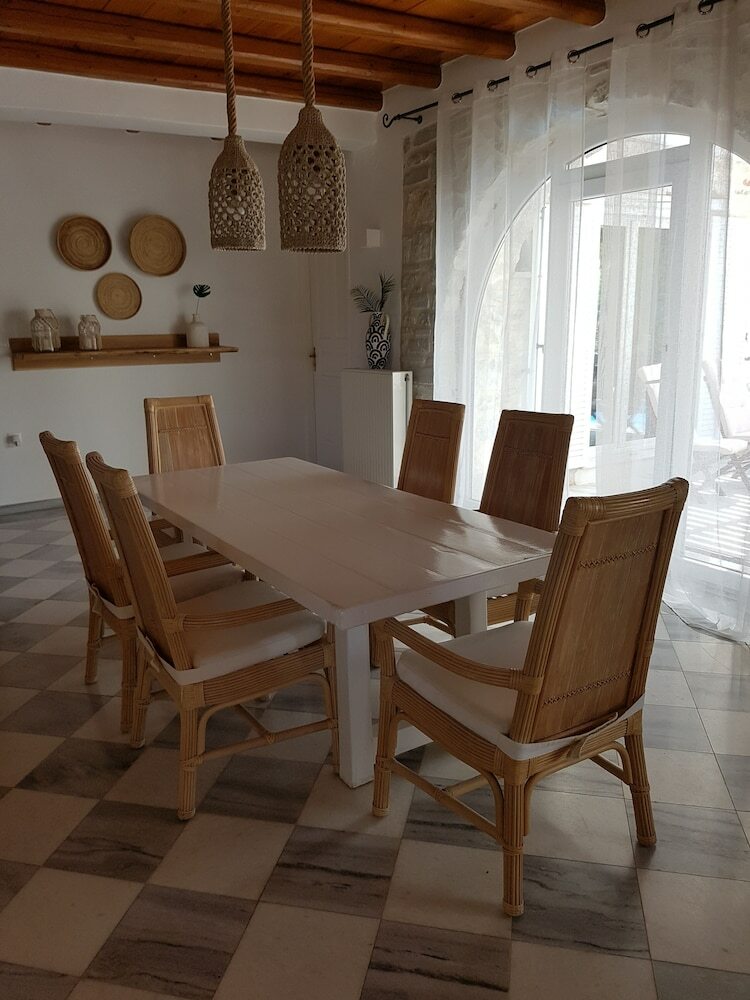 Paros Holiday Villa Alyki