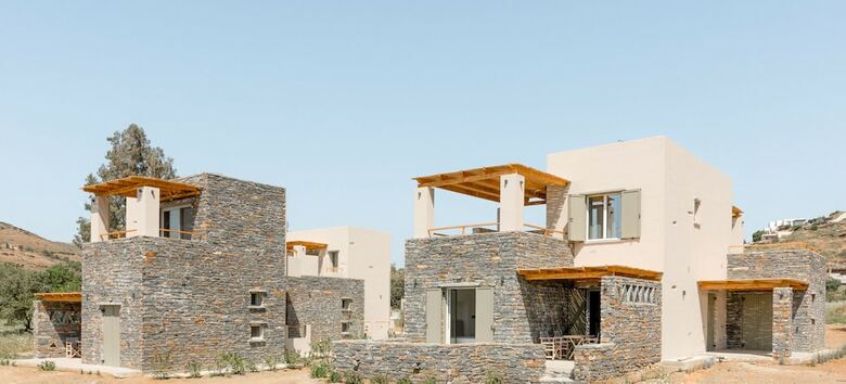 Apartamentos Vourkari Village