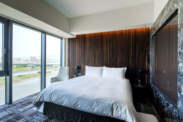 Suz & Catorze Hotel