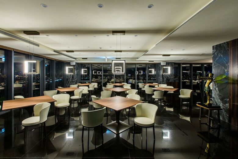 Suz & Catorze Hotel