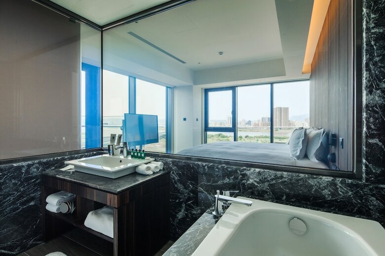 Suz & Catorze Hotel