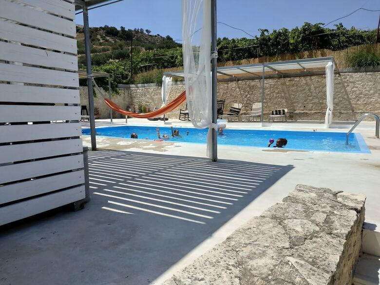 Pervola Petit Hotel