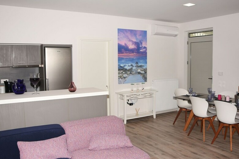 Apartamentos Karystos Muse