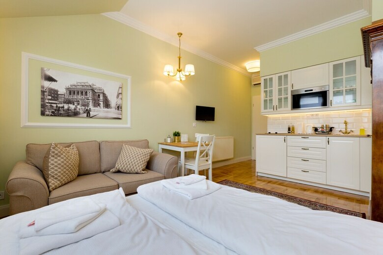 Roland Apartments