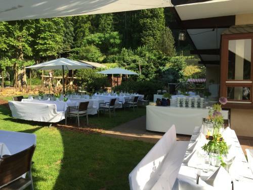 Hotel Restaurant Paradeism�hle