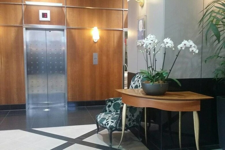 Zodiak's Gorgeous Apartment With Pool & Gym