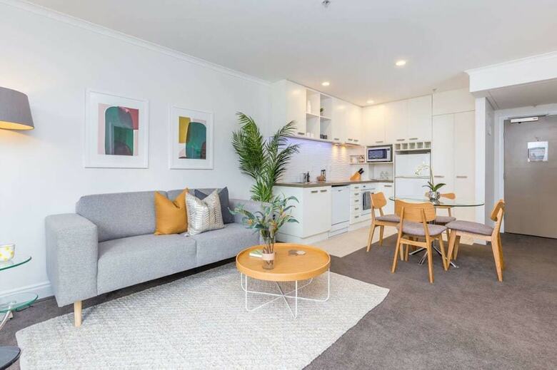 Zodiak's Gorgeous Apartment With Pool & Gym