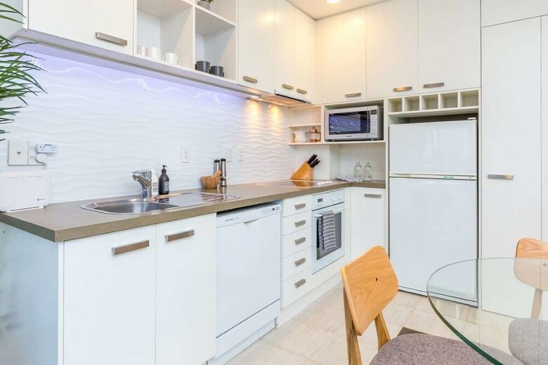 Zodiak's Gorgeous Apartment With Pool & Gym
