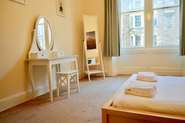 Apartamentos 3 Bedroom Bruntsfield Flat