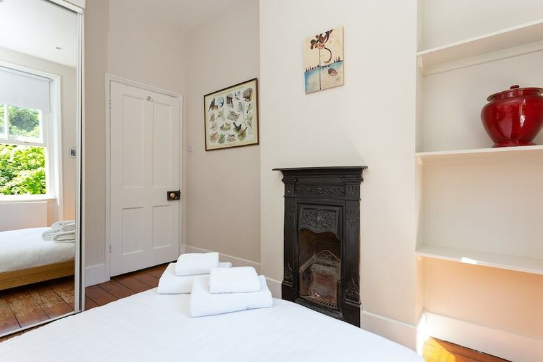 Two Bedroom House With Garden In Maida Vale