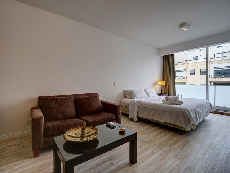 Apartamentos Cabello Square