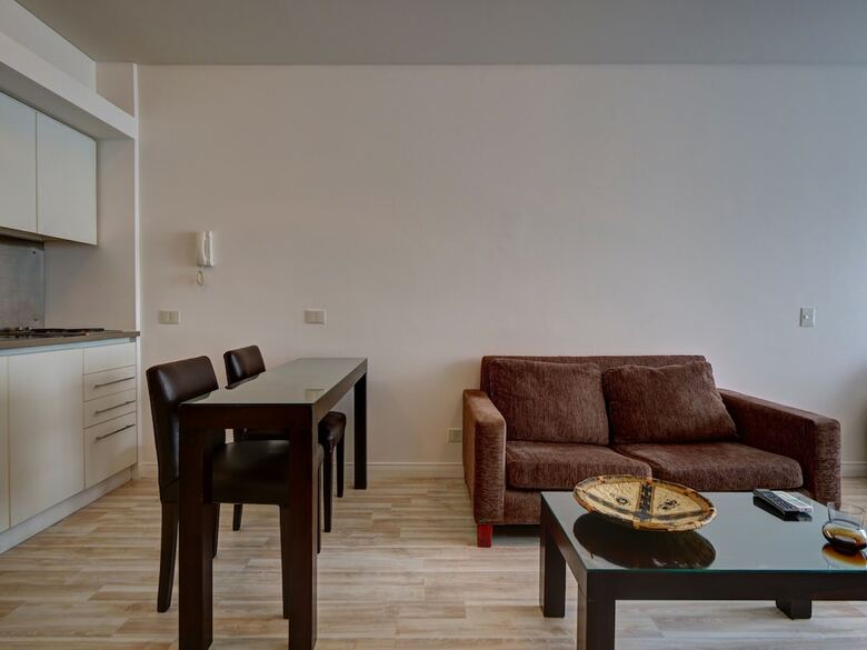 Apartamentos Cabello Square