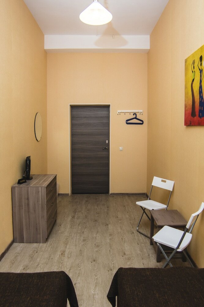 Hostal At Sunny's Hostel