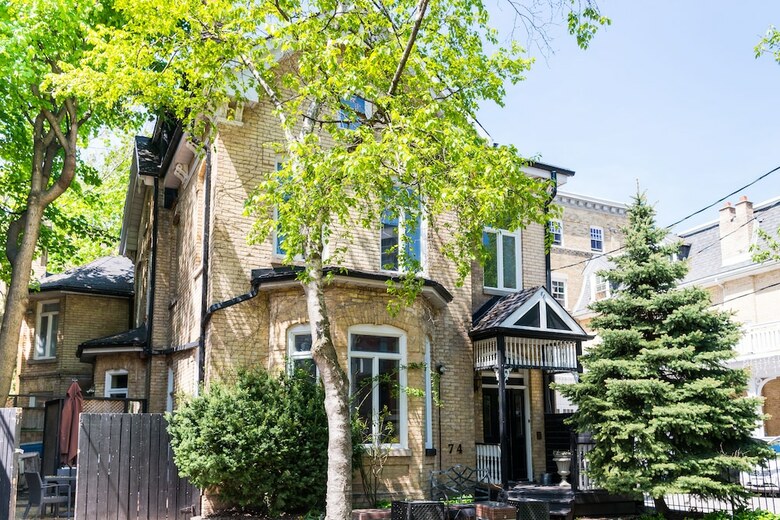 Easyhosts.unique Central Victorian House