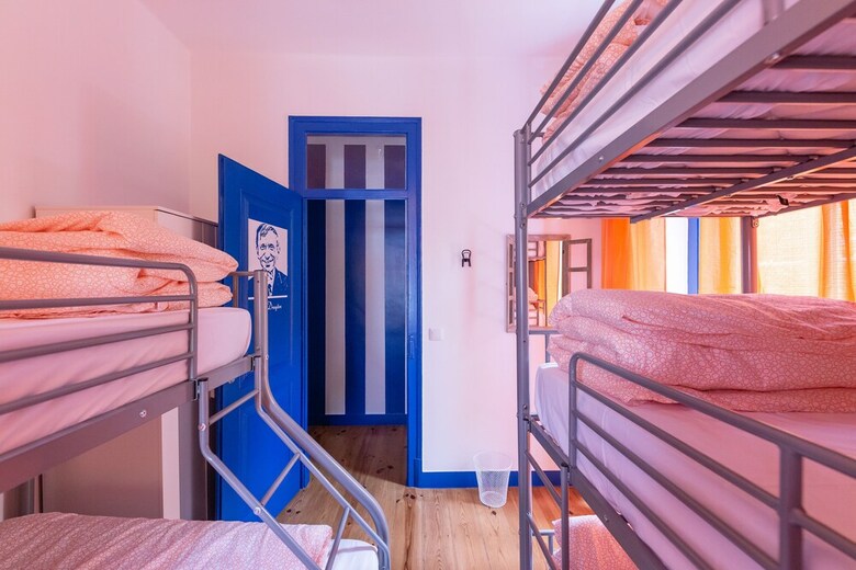Hostal Help Yourself Hostels Parede