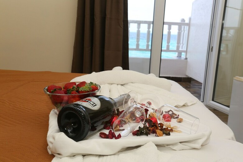 Summer Beach Hotel