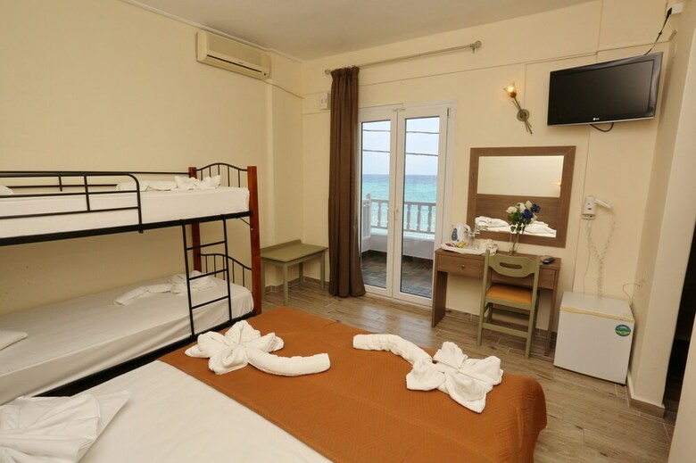 Summer Beach Hotel