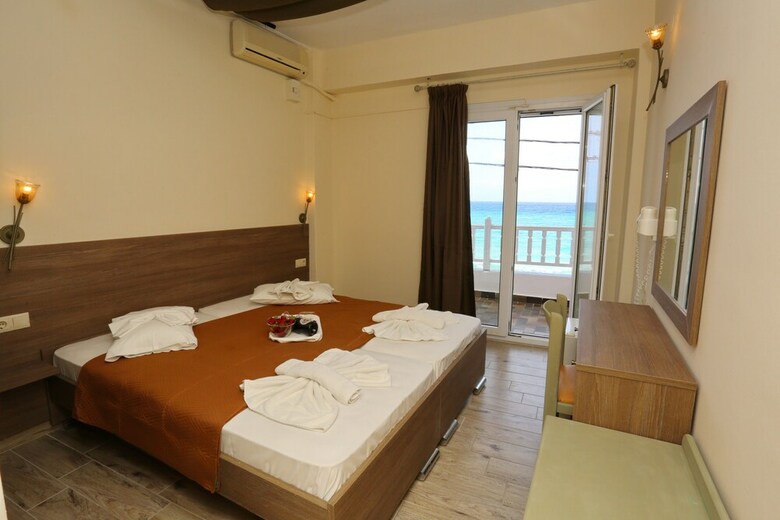 Summer Beach Hotel