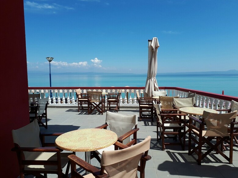 Summer Beach Hotel