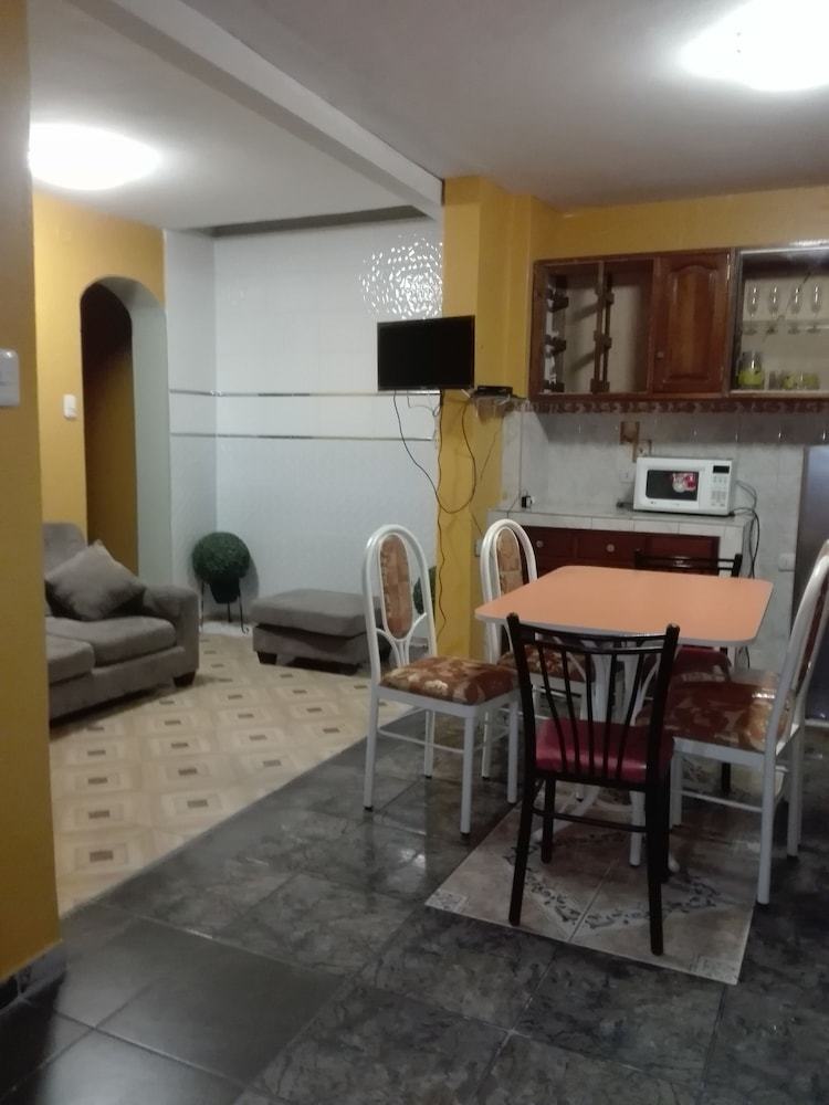 Apartamentos Leo's Tinal
