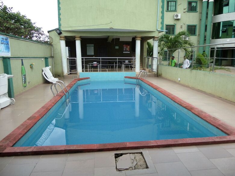 Prowess Hotel And Suites