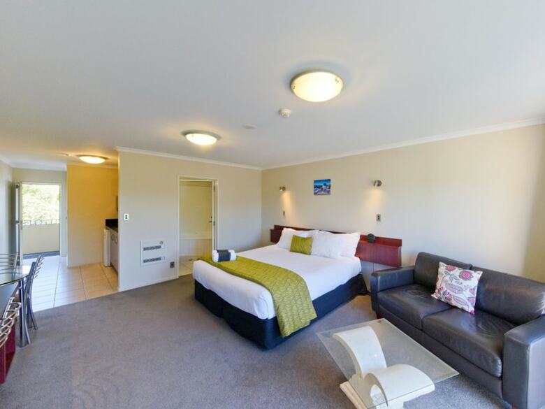 Avenue Motor Lodge