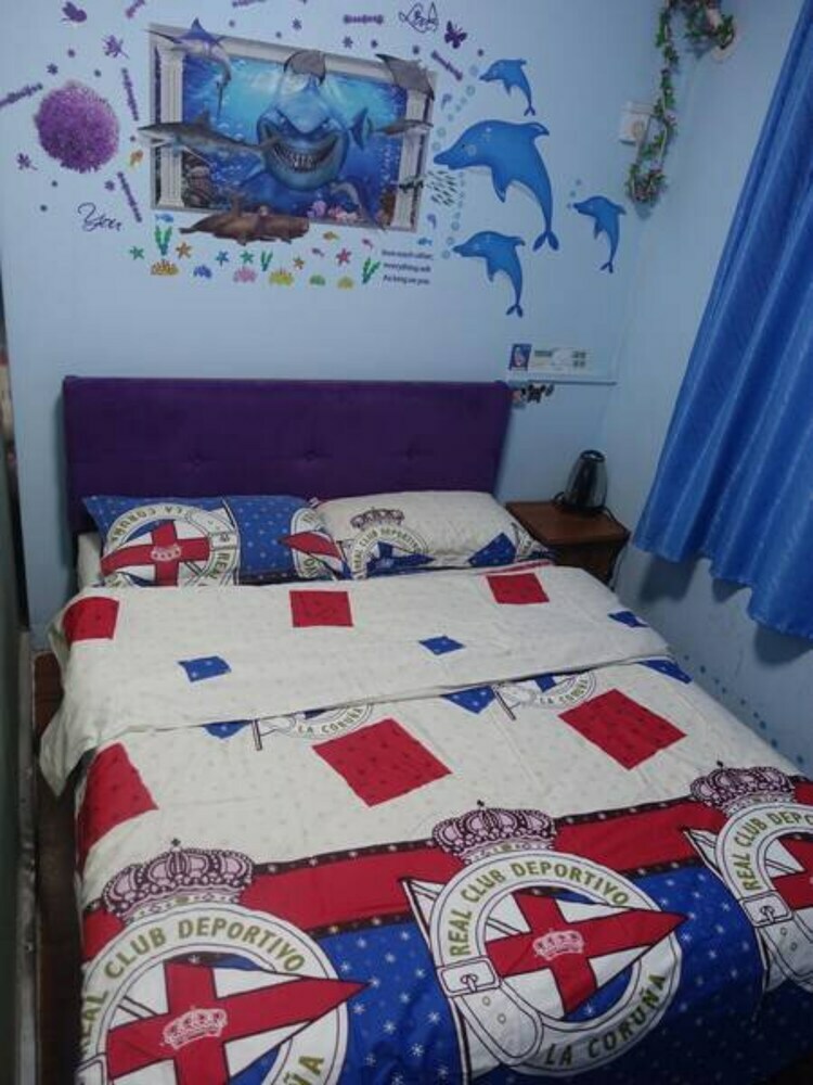 Hostal Wood Hostel