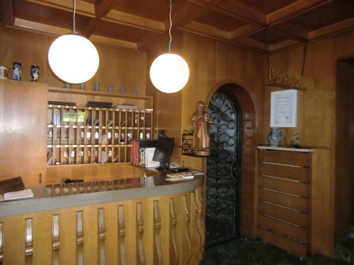 Hostal Hotel Zrenner