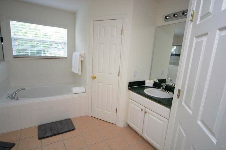 Cumbrian Lakes 1219 - Six Bedroom Villa With Private Pool