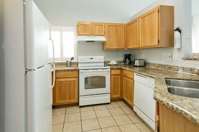 Runaway Beach Club 2202 - Three Bedroom Condo
