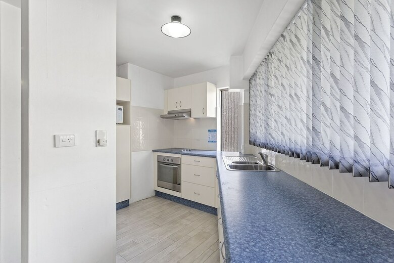 Apartamentos Mistral Court, Unit 7/17 Mistral Close
