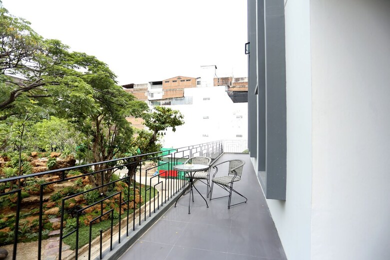 Hostal Bangkok Oasis Hotel