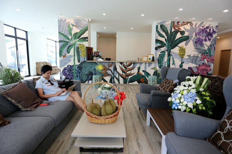 Hostal Bangkok Oasis Hotel