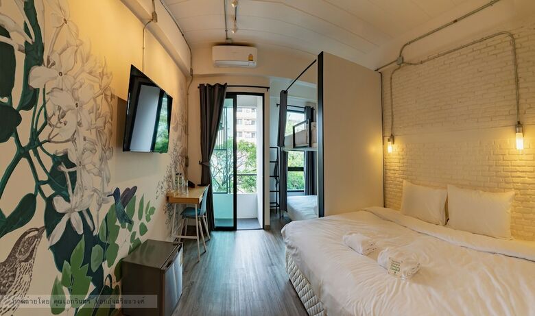 Hostal Bangkok Oasis Hotel