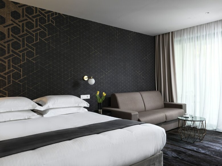 Azur Hotel