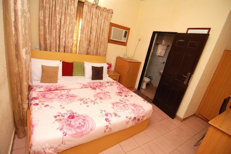 Ajoy Hotel And Suite