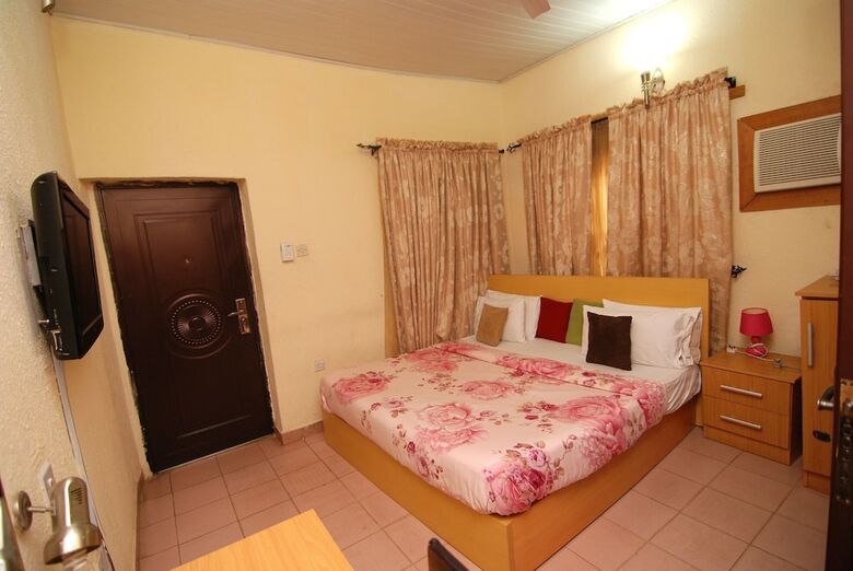 Ajoy Hotel And Suite
